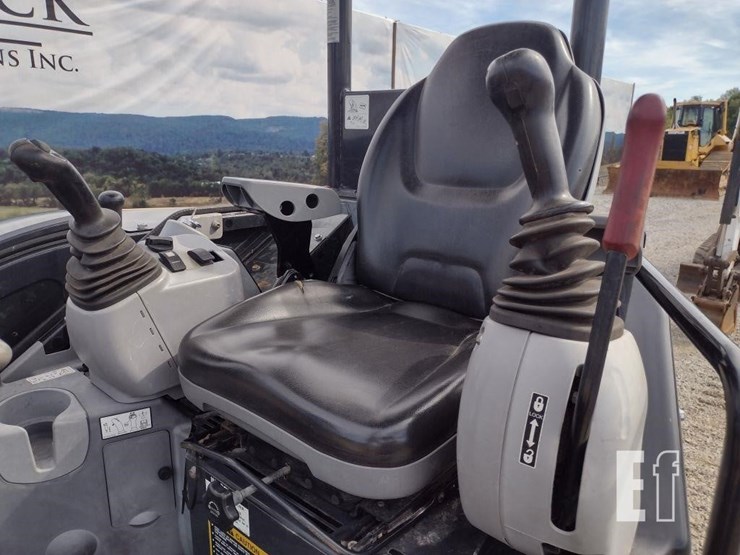2021-deere-35g-image-10