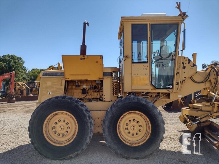1993-deere-570b-image-37