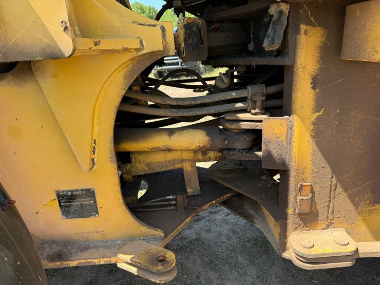 caterpillar-928g-image-68