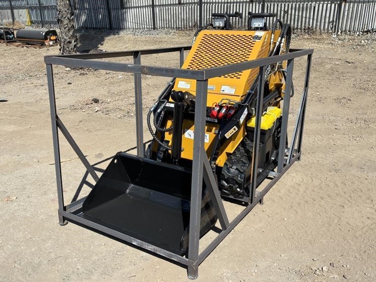 2026-agt-mx-crt23-skid-steer-image-1