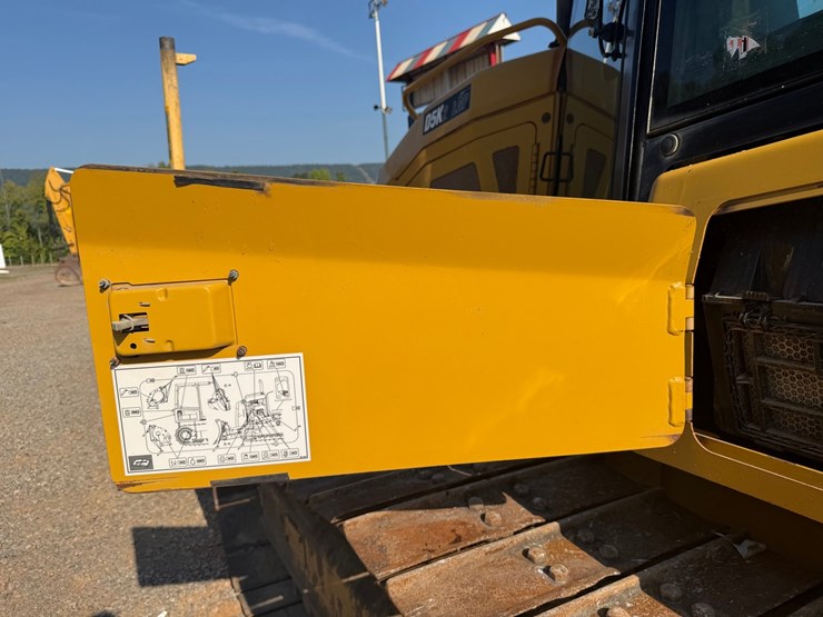 caterpillar-d5k2-lgp-image-31