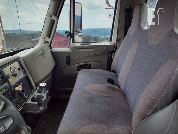 2011-international-durastar-4400-image-12