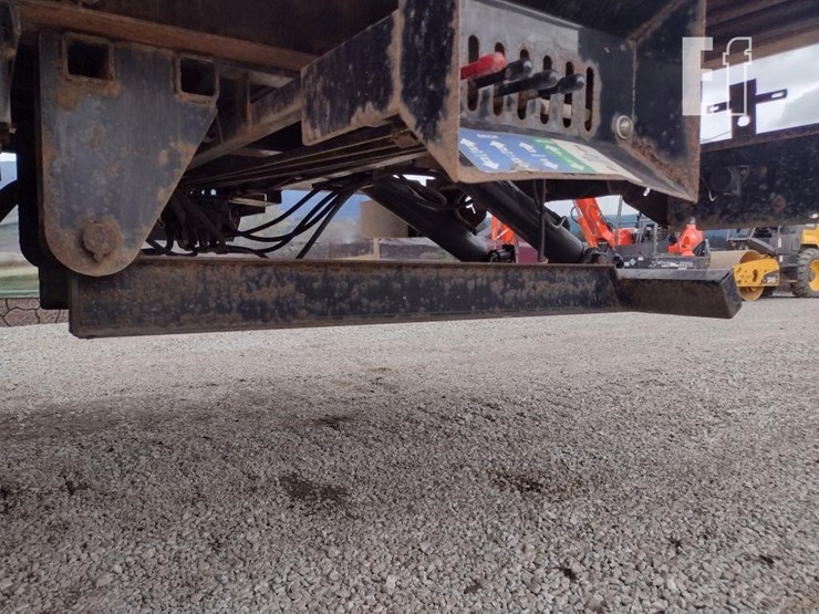 2011-international-durastar-4400-image-35