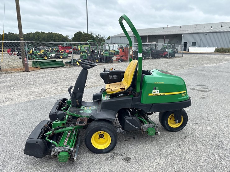 john-deere-2500e-image-1