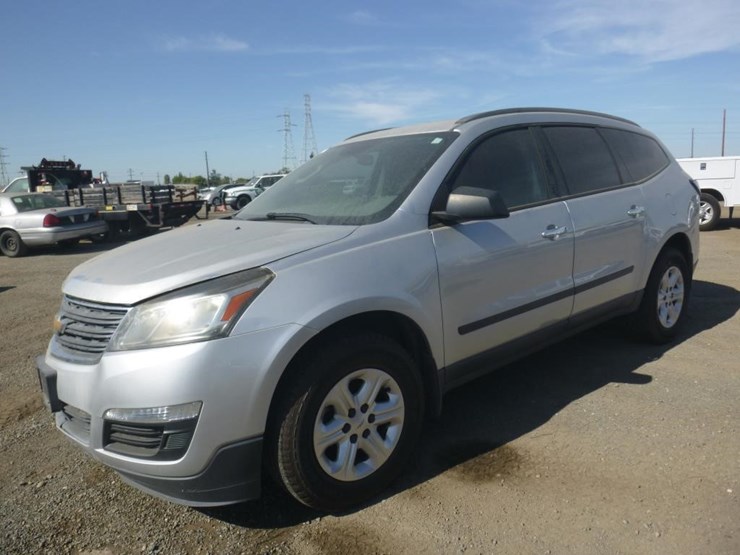 2017-chevrolet-traverse-image-1
