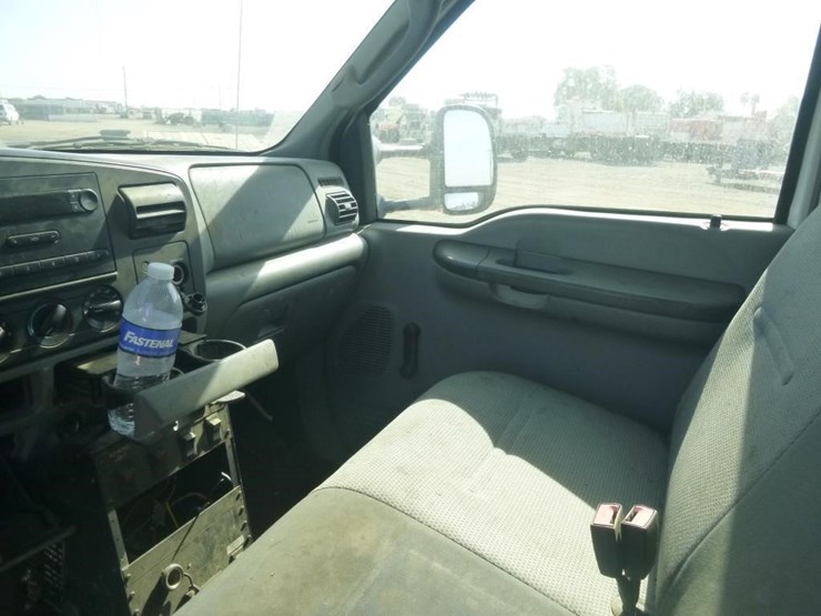 2005-ford-f450-image-11