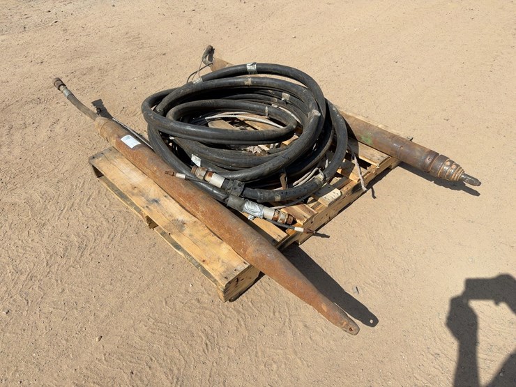 (2)-hydraulic-powered-moles-image-1