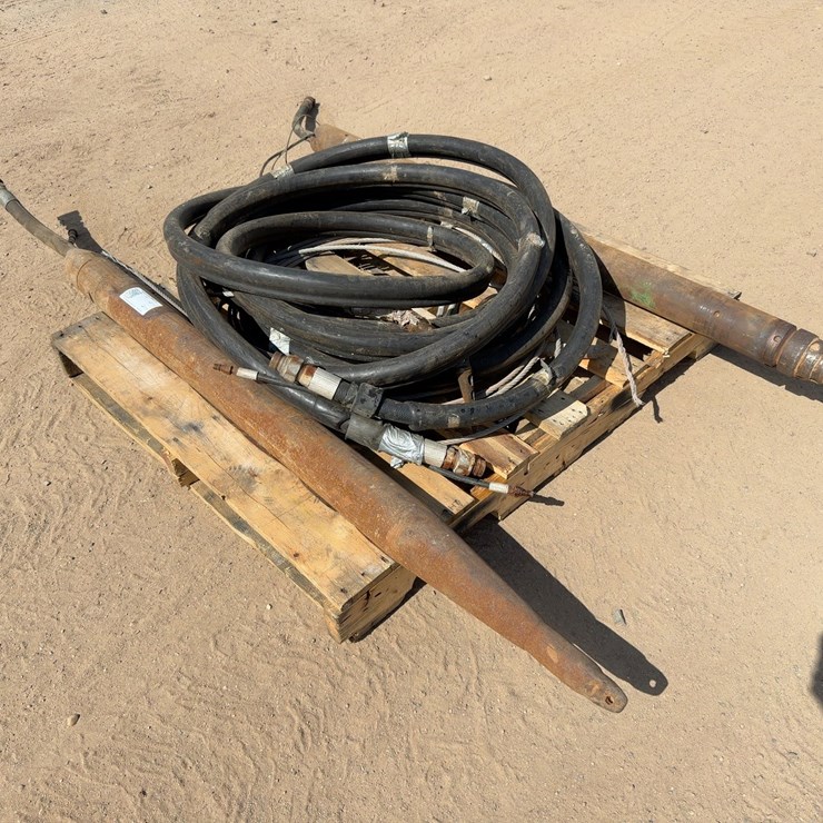 (2) HYDRAULIC POWERED MOLES