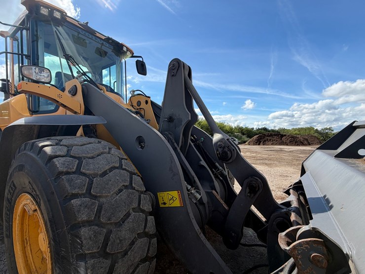 volvo-l90h-image-29