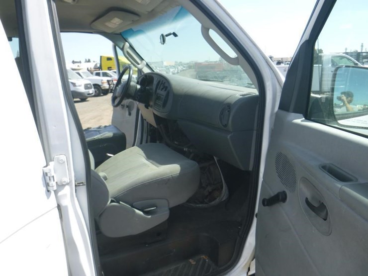 2008-ford-econoline-350-image-6