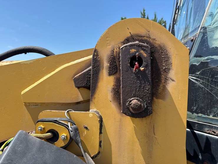 caterpillar-928g-image-84