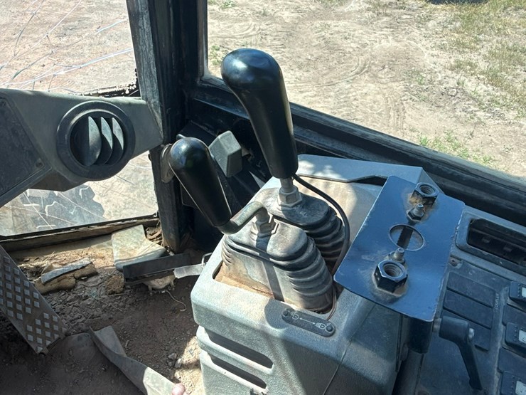 caterpillar-928g-image-99