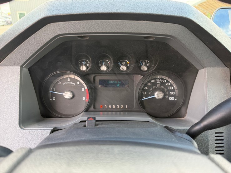 2015-ford-f550-image-44