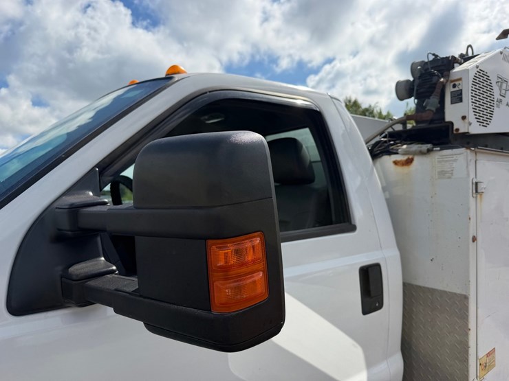 2015-ford-f550-image-12