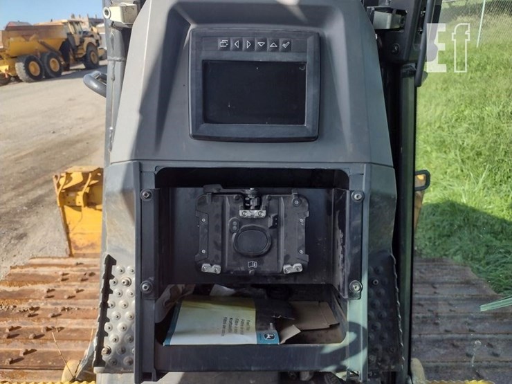 2021-deere-750l-lgp-image-7