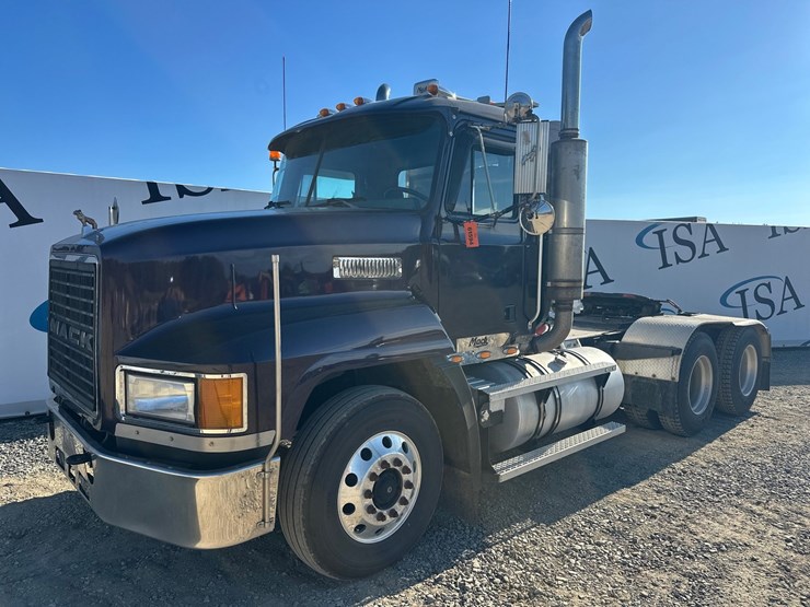1997-mack-ch613-image-1
