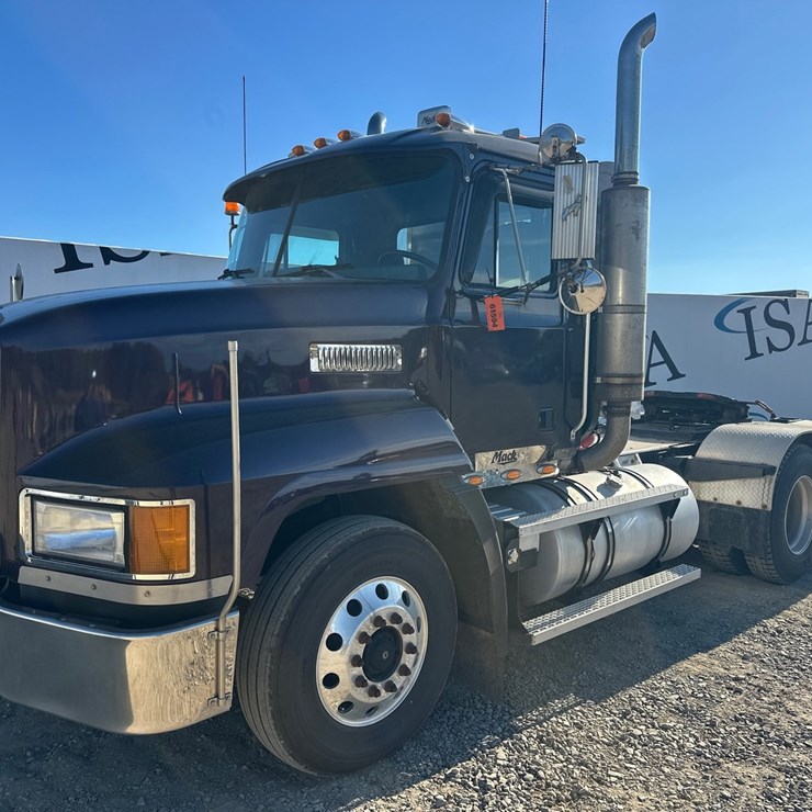 1997 MACK CH613