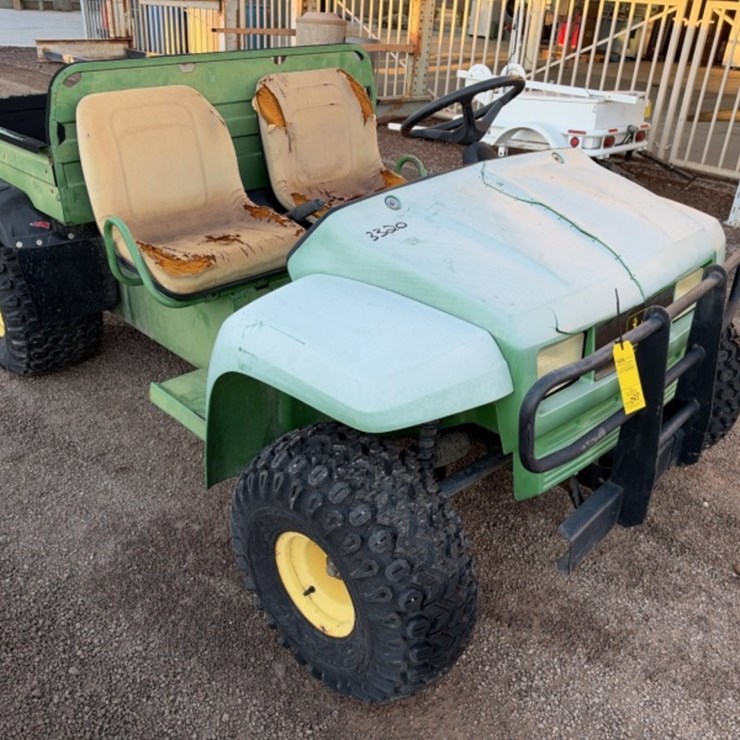 JOHN DEERE GATOR
