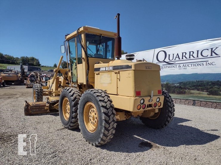 1993-deere-570b-image-43