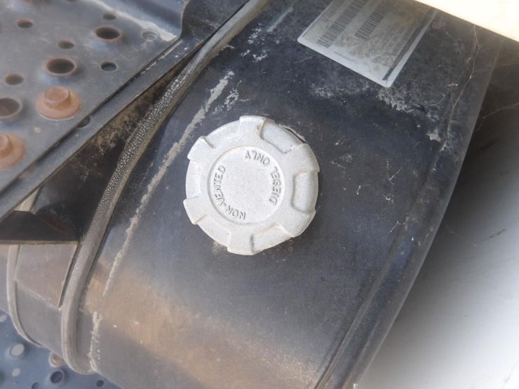 2004-international-durastar-4200-image-9