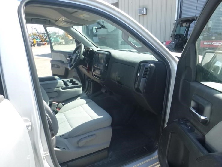 2018-chevrolet-1500-image-6