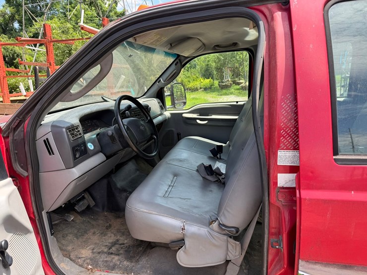 2004-ford-f450-image-27