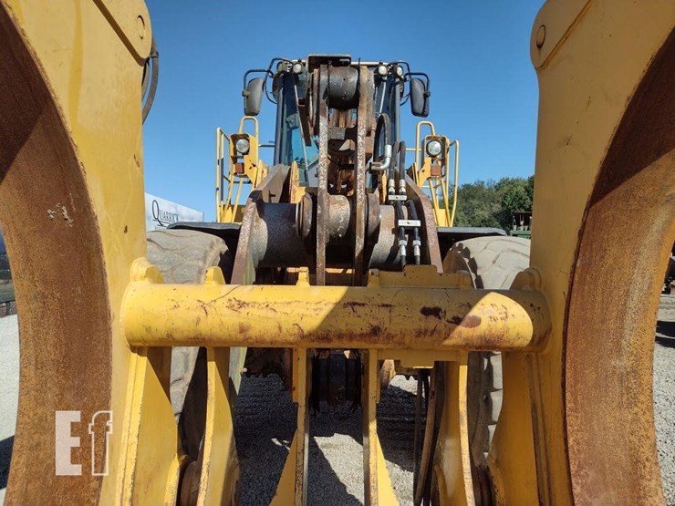2012-deere-744k-image-46