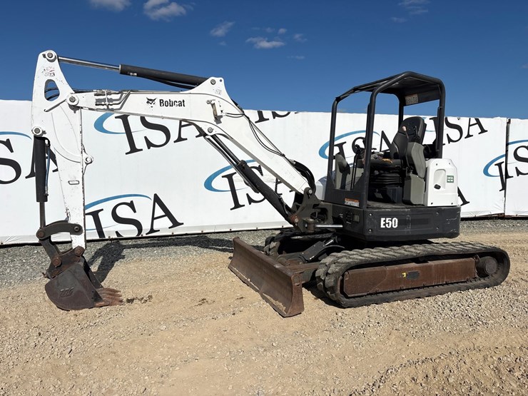 bobcat-e50-image-1
