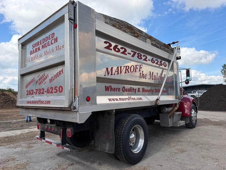 2008-peterbilt-335-image-5