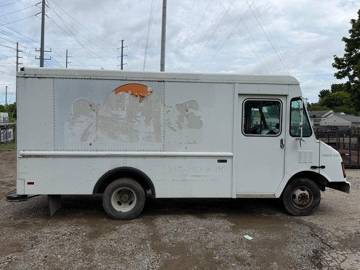 #4048-•-2000-workhorse-ft-1260-van-image-6