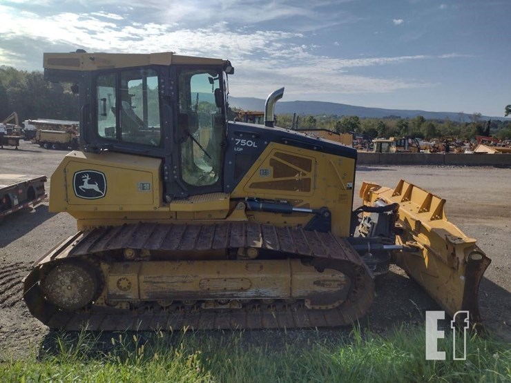 2021-deere-750l-lgp-image-3