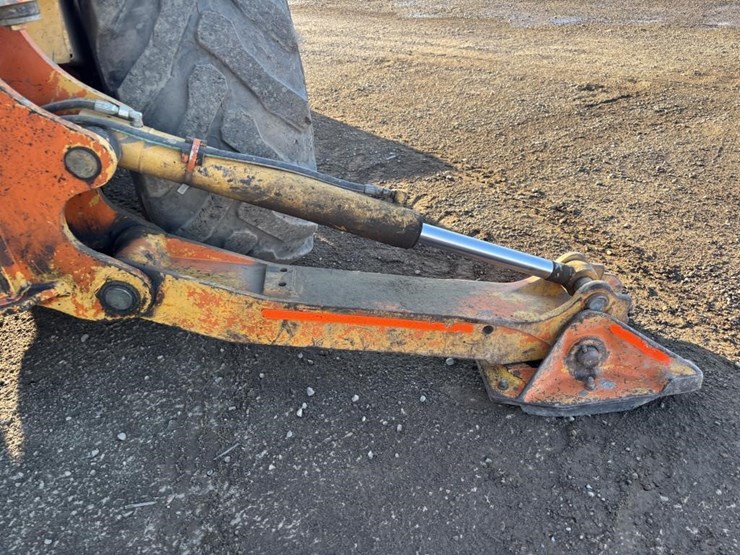 john-deere-310-image-24