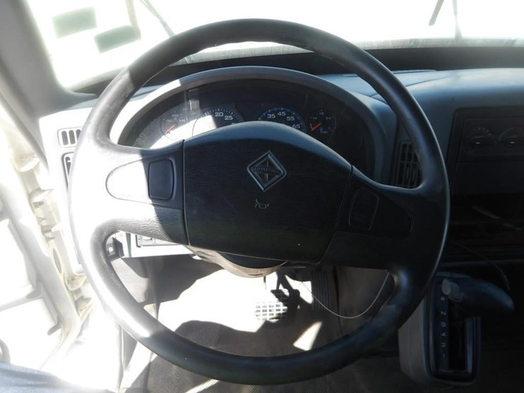 2004-international-durastar-4200-image-15