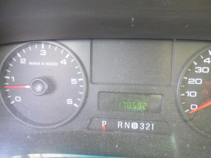 2005-ford-f450-image-35