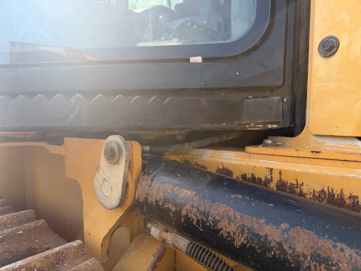 caterpillar-d5k2-lgp-image-64