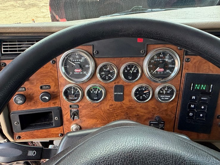 2008-peterbilt-335-image-52