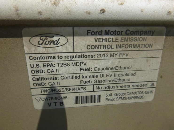 2012-ford-econoline-350-image-12