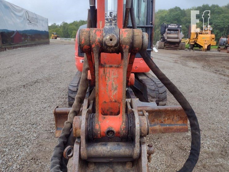 2016-kubota-kx040-4-image-23