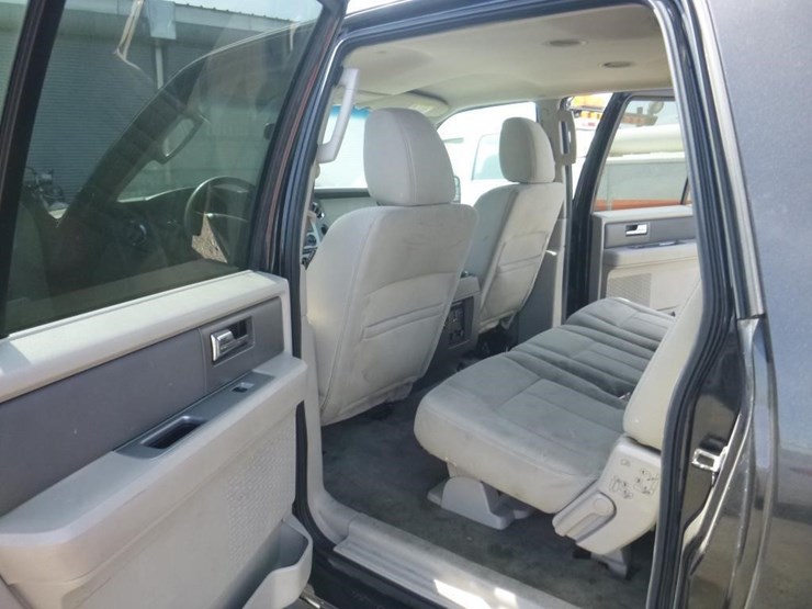2012-ford-expedition-image-7