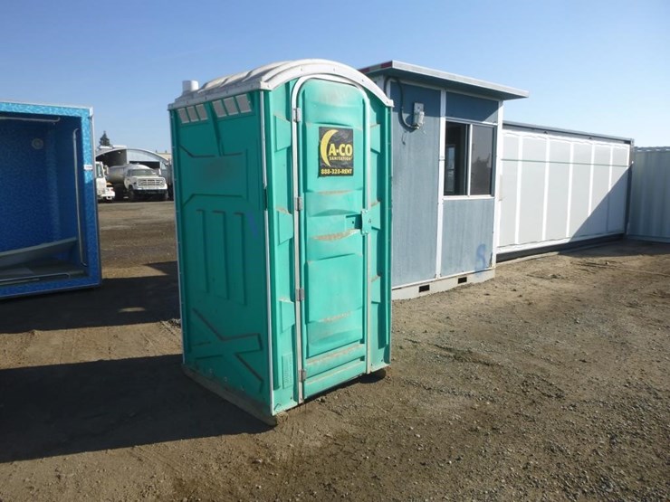 portable-restroom-image-2
