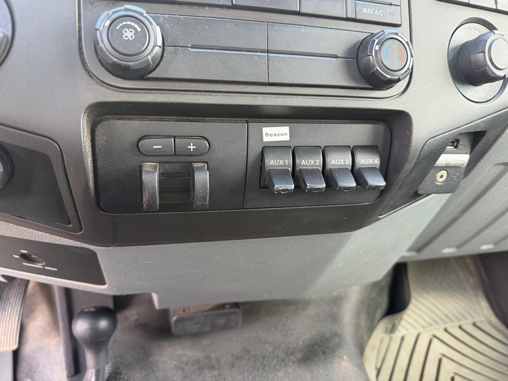 2015-ford-f550-image-45