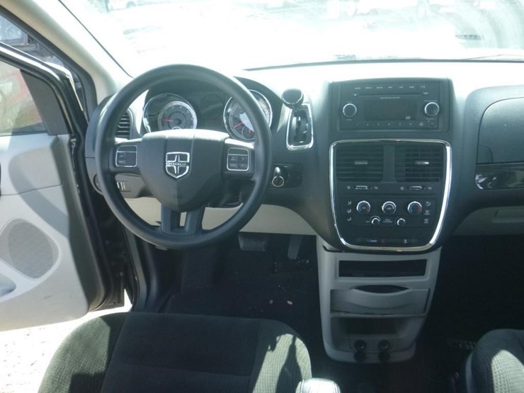 2017-dodge-grand-caravan-image-9