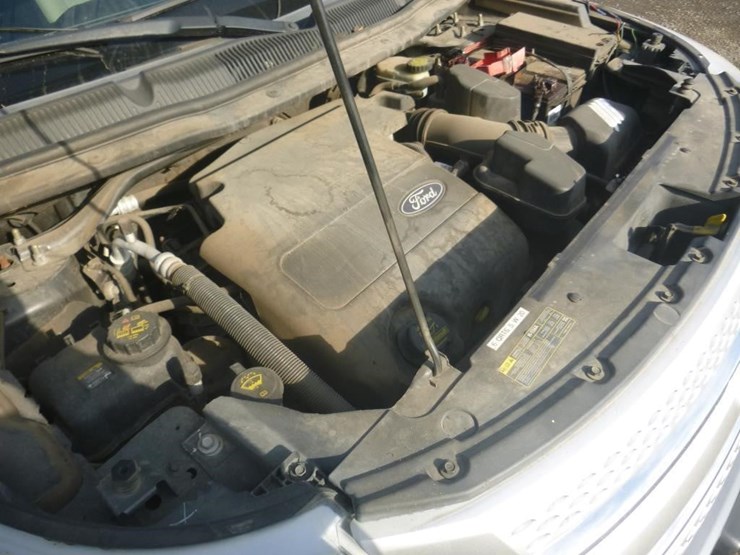 2012-ford-explorer-image-11