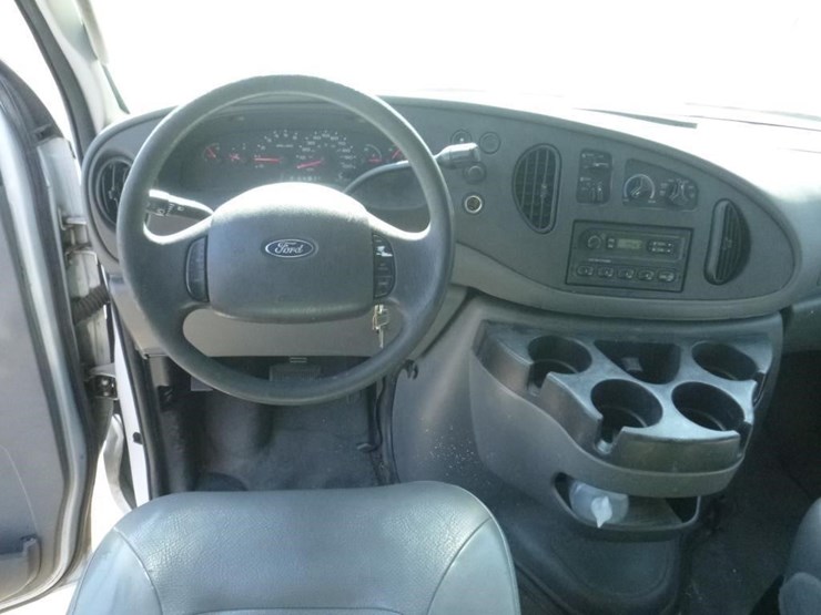 2007-ford-econoline-350-image-9