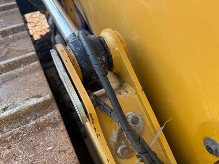 caterpillar-d5k2-lgp-image-66
