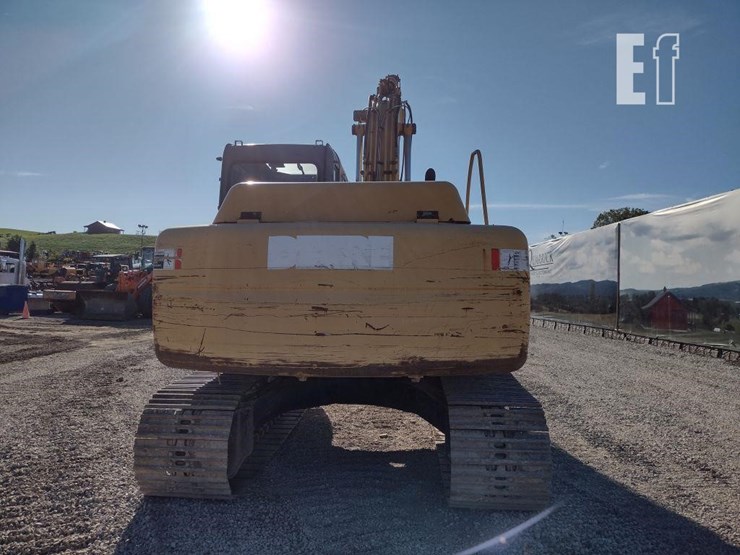 2005-deere-120c-image-4
