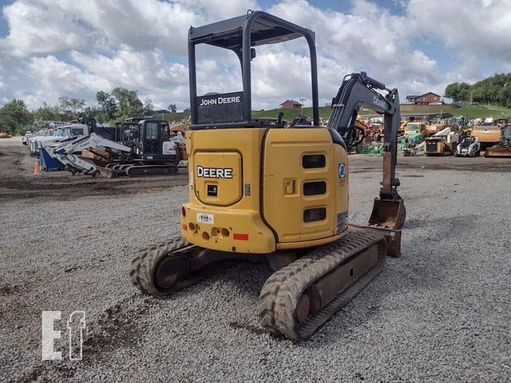 2015-deere-35g-image-39