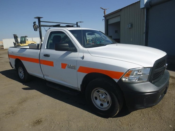 2015-dodge-1500-image-2