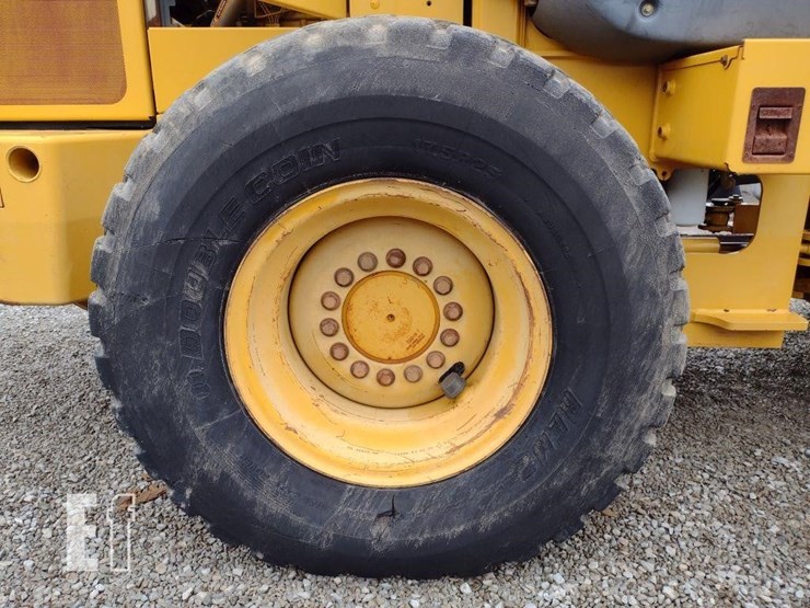 2006-deere-444j-image-28
