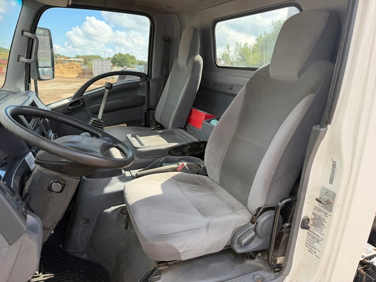 #1617-•-2020-chevrolet-5500xd-roll-off-truck-image-27